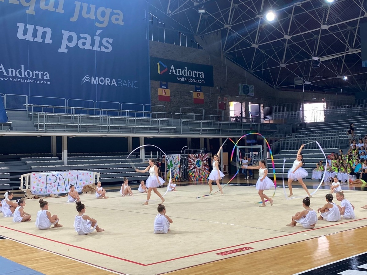 La Gimnastrada, amb la temàtica de ‘La pau al món’, es va celebrar al Poliesportiu