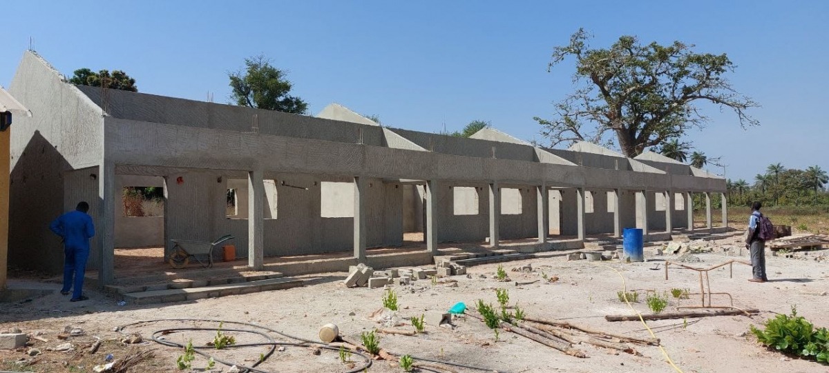 Estat de les obres d’una escola a Senegal, un dels projectes del 2021 de Mans Unides